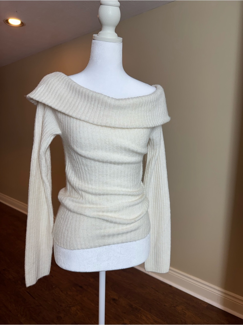 H&M Cream Off-the-Shoulder Ribbed Sweater - Picture 9 of 10
